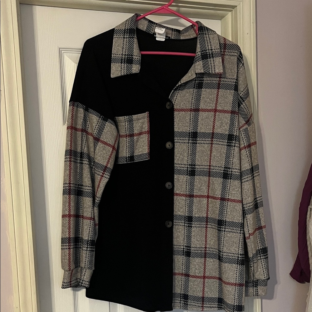 HEIMISH USA Black and Gray Patterned Top
